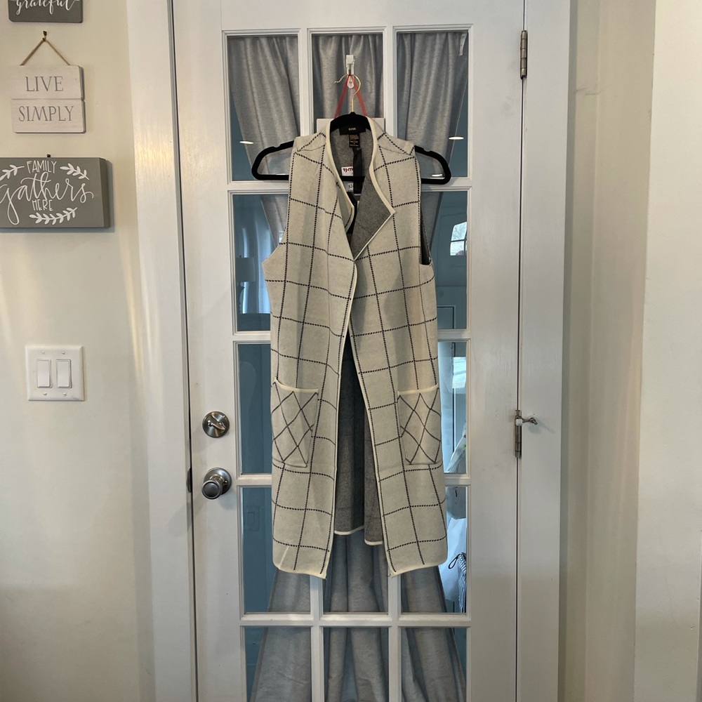 New with tags beige/grey sleeveless duster